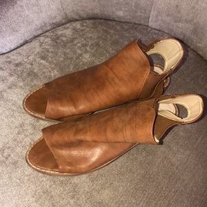 Mata Tan Open-Toed Booties, Size 8